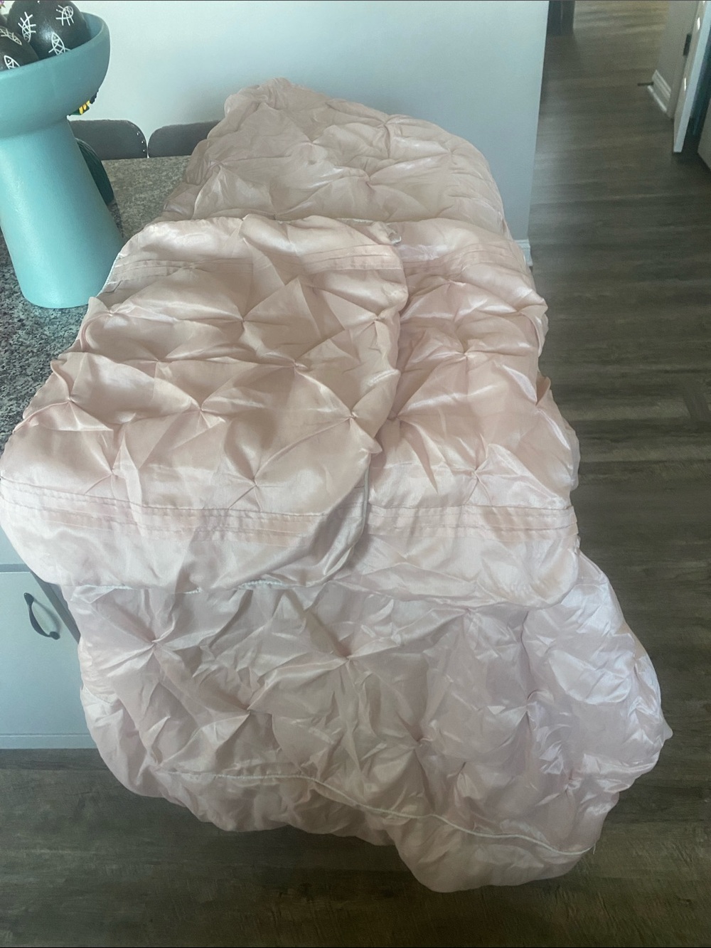 Madison Park Comforter and pillowcases set of 2